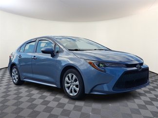 Used 2022 Toyota Corolla LE image 1