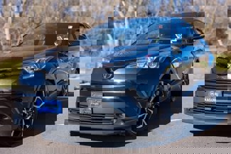 Used 2018 Toyota C-HR XLE image 1