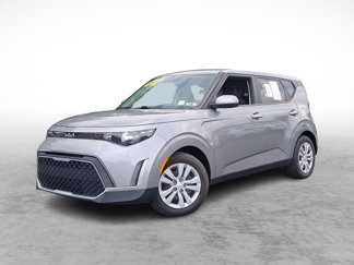 Used 2023 Kia Soul LX image 1
