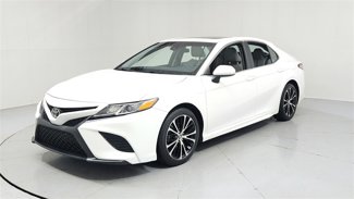Used 2018 Toyota Camry SE image 1