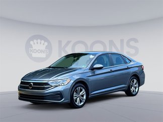 Used 2024 Volkswagen Jetta SE image 1