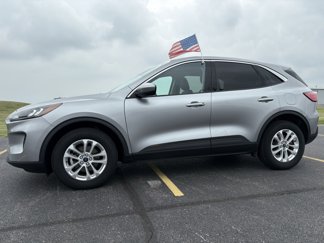 Used 2021 Ford Escape SE image 1