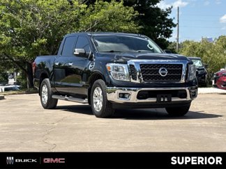 Used 2017 Nissan Titan SV image 1