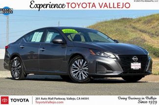 Used 2023 Nissan Altima 2.5 SV image 1