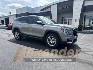 Used 2024 GMC Terrain SLE image 1