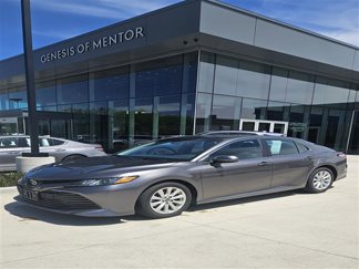 Used 2018 Toyota Camry LE image 1