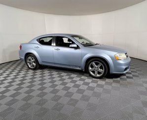 Used 2013 Dodge Avenger SXT image 1