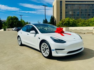 Used 2021 Tesla Model 3 Standard Range Plus image 1