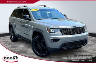 Used 2019 Jeep Grand Cherokee Laredo image 1