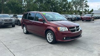 Used 2019 Dodge Grand Caravan SXT image 1