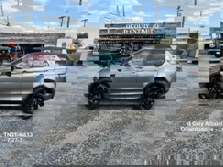 Used 2018 Land Rover Discovery Sport HSE image 1