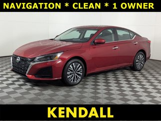 Used 2024 Nissan Altima 2.5 SV w/ SV Premium Package image 1