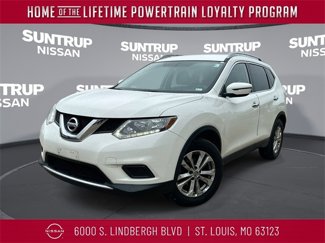 Used 2016 Nissan Rogue SV image 1