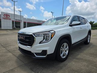 Used 2024 GMC Terrain SLE image 1