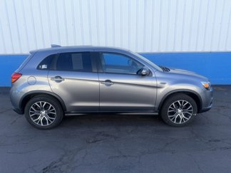 Used 2017 Mitsubishi Outlander Sport SE image 1