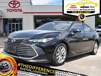 Used 2022 Toyota Avalon XLE image 1