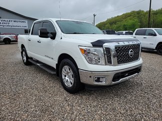 Used 2018 Nissan Titan SV w/ SV Convenience Package image 1