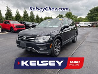 Used 2020 Volkswagen Tiguan SE w/ Panoramic Sunroof Package image 1