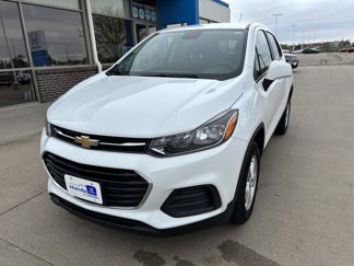 Used 2022 Chevrolet Trax LS w/ Tint and Cruise Package image 1