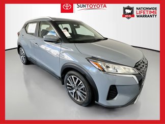 Used 2021 Nissan Kicks SV image 1