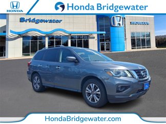 Used 2020 Nissan Pathfinder SL image 1