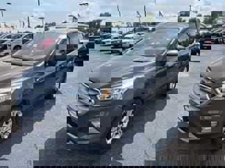 Used 2017 Ford Escape SE image 1