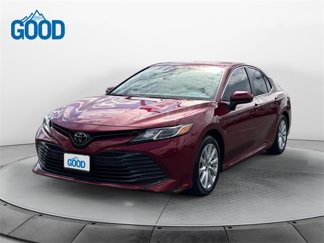 Used 2018 Toyota Camry LE image 1