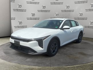 New 2025 Kia K4 LXS image 1