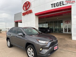 Used 2021 Toyota RAV4 XLE image 1