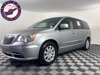 Used 2014 Chrysler Town & Country Touring image 1