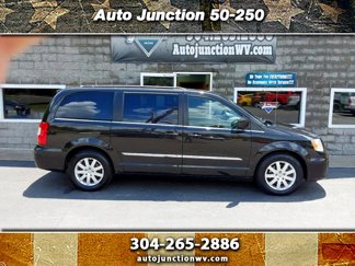 Used 2014 Chrysler Town & Country Touring image 1