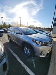 Used 2017 Toyota Highlander XLE image 1