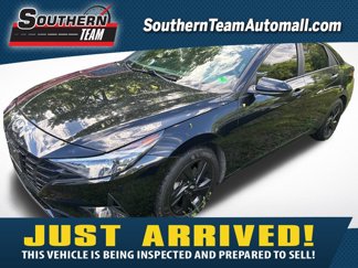Used 2021 Hyundai Elantra SEL image 1