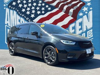 Certified 2022 Chrysler Pacifica Limited w/ S Appearance Package image 1