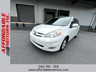 Used 2008 Toyota Sienna XLE image 1