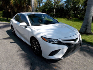 Used 2020 Toyota Camry SE image 1