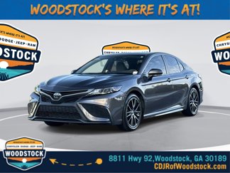 Used 2023 Toyota Camry SE image 1
