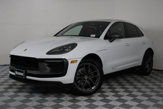 Certified 2025 Porsche Macan Turbo image 1