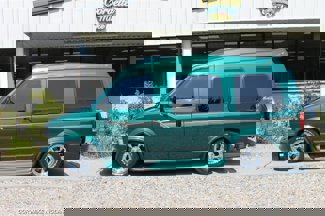 Used 2000 Chevrolet Astro image 1