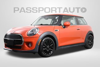 Used 2019 MINI Cooper 2-Door Hardtop w/ Signature Upholstery Package video 1