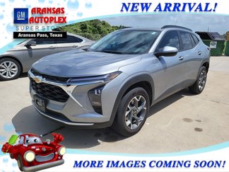 Used 2025 Chevrolet Trax LT w/ Driver Confidence Package image 1