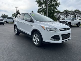 Used 2015 Ford Escape SE image 1