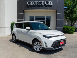 New 2025 Kia Soul LX image 1