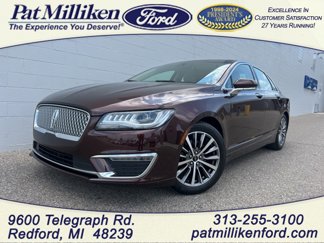 Used 2019 Lincoln MKZ Premiere image 1