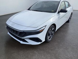 New 2025 Hyundai Elantra SEL image 1