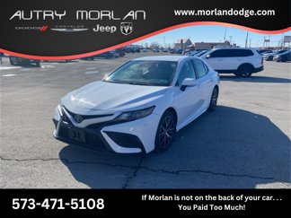 Used 2022 Toyota Camry SE image 1