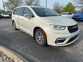 Used 2021 Chrysler Pacifica Pinnacle image 1