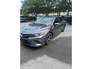 Used 2018 Toyota Camry SE image 1