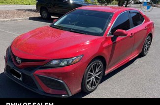 Used 2022 Toyota Camry SE image 1