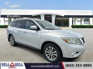 Used 2014 Nissan Pathfinder SV image 1